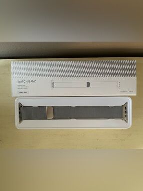Milanese Loop Style Stainless Steel Mesh Apple Watch Band - Silver